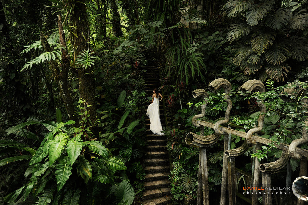 Bride in the middle of the jungle in Xilitla Mexico